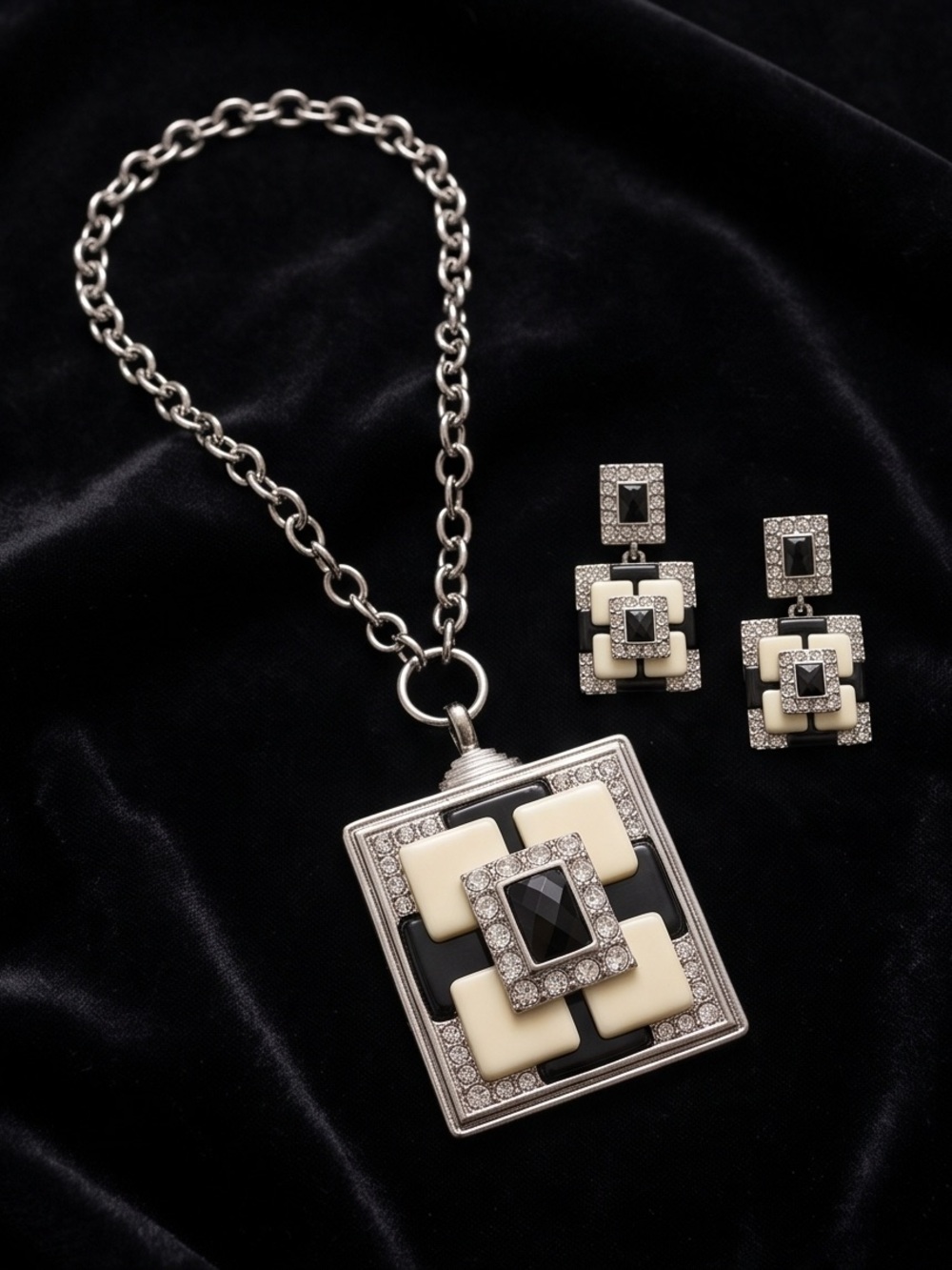 Elegant Black & Cream Geometric Pendant Necklace and Earring Set